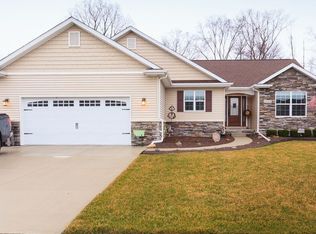 5297 Brookshire Dr, Almont, MI 48003
