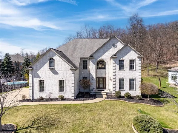 156 Oakview Dr, Cranberry Township, PA 16066