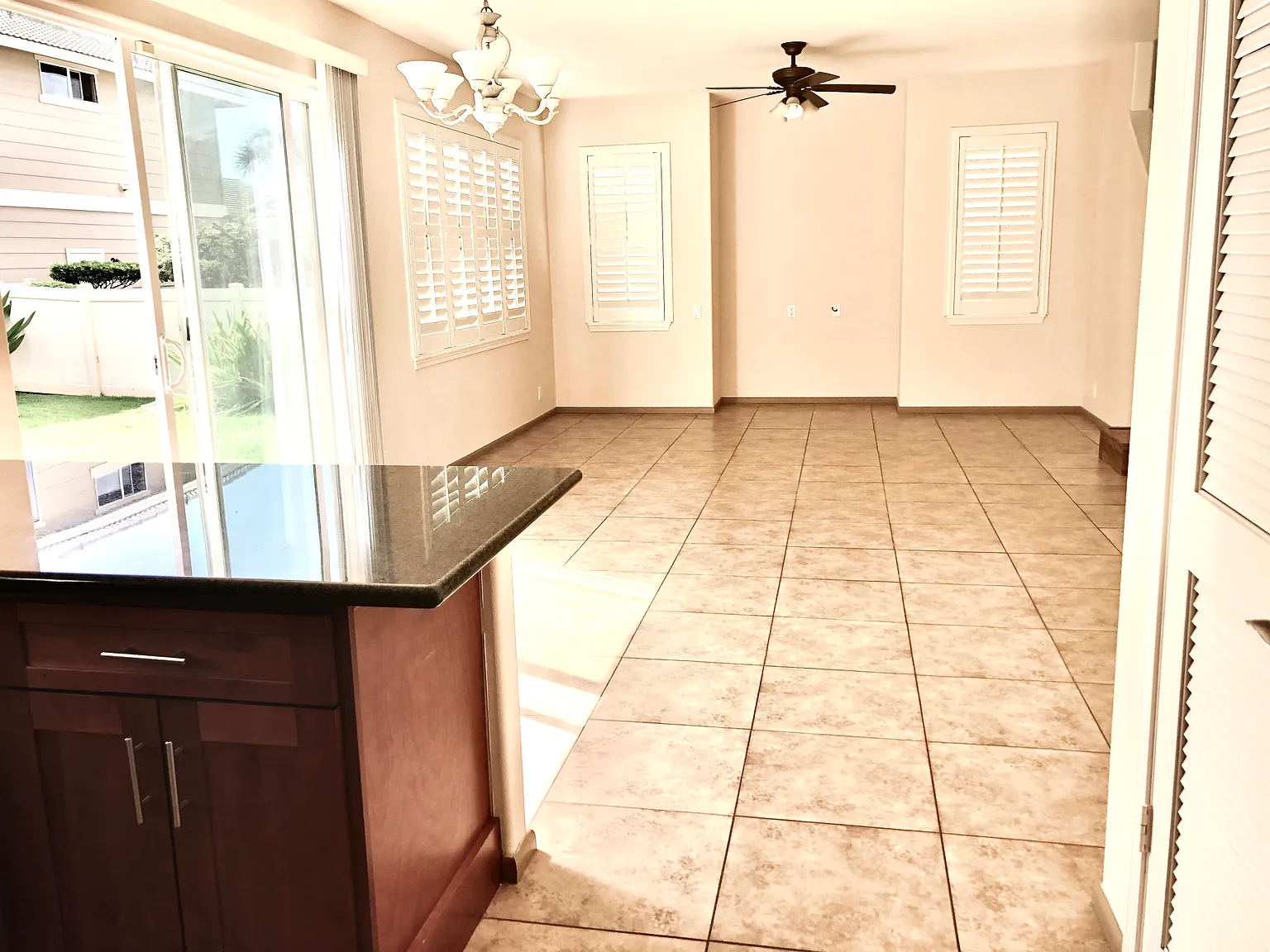 3 bed, 2.5 bath, 1705 sqft, $4,100 — Photo 4