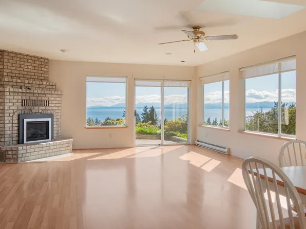 5160 Ridgeview Dr, Sechelt, BC V7Z 0B8