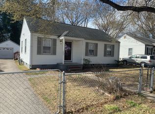 17 Cherry Acres Dr, Hampton, VA 23669
