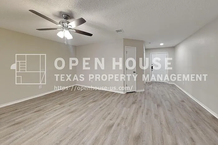 4 bed, 2.0 bath, 2098 sqft, $2,250 — Photo 3