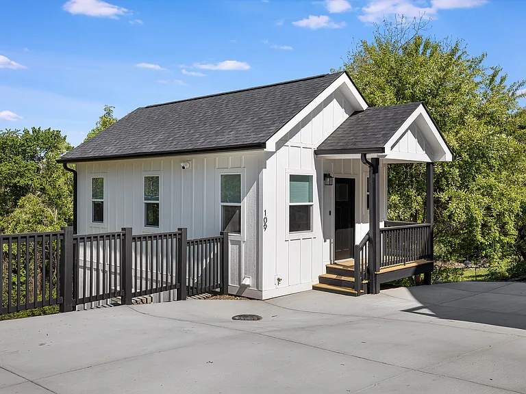 109 Remi Ln — Photo 2