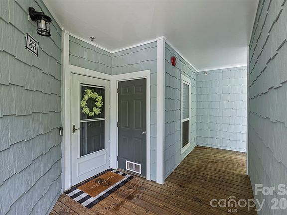 3rd image of 18824 Nautical Dr APT 33