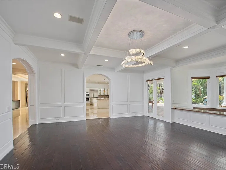 5607 Manley Ct — Photo 10