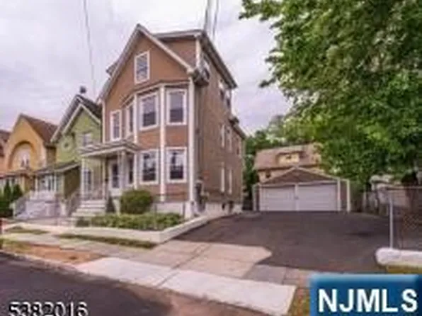 10 Westcott St, Bloomfield, NJ 07003