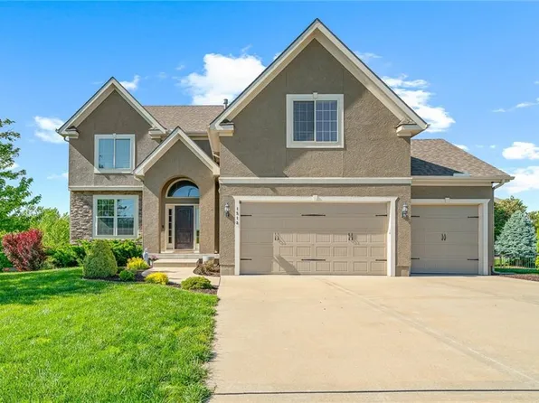 1518 Creekmoor Dr, Raymore, MO 64083