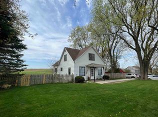 7370 N Menominee Rd, East Dubuque, IL 61025