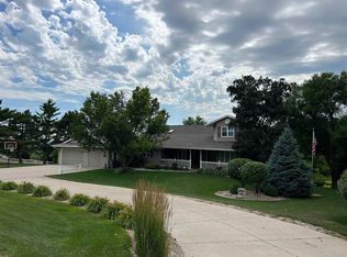 1001 Tara Heights Dr, Norfolk, NE 68701