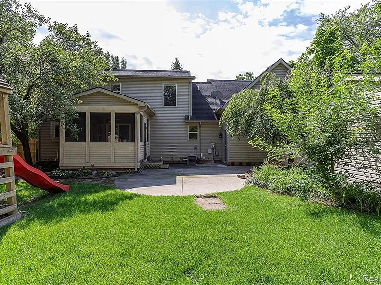 3930 Dunning Rd — Photo 4