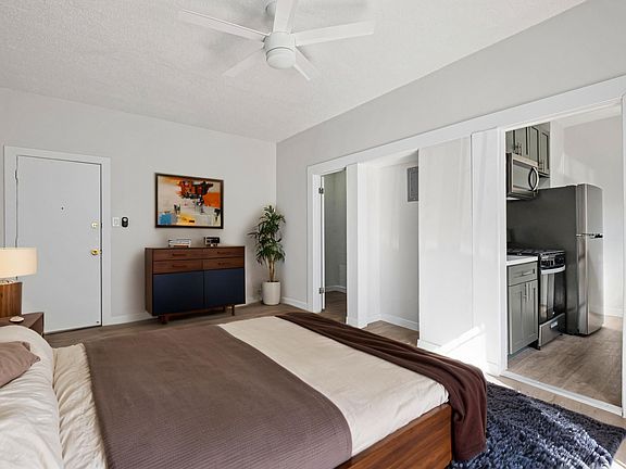 3rd image of 147 N New Hampshire Ave APT 2