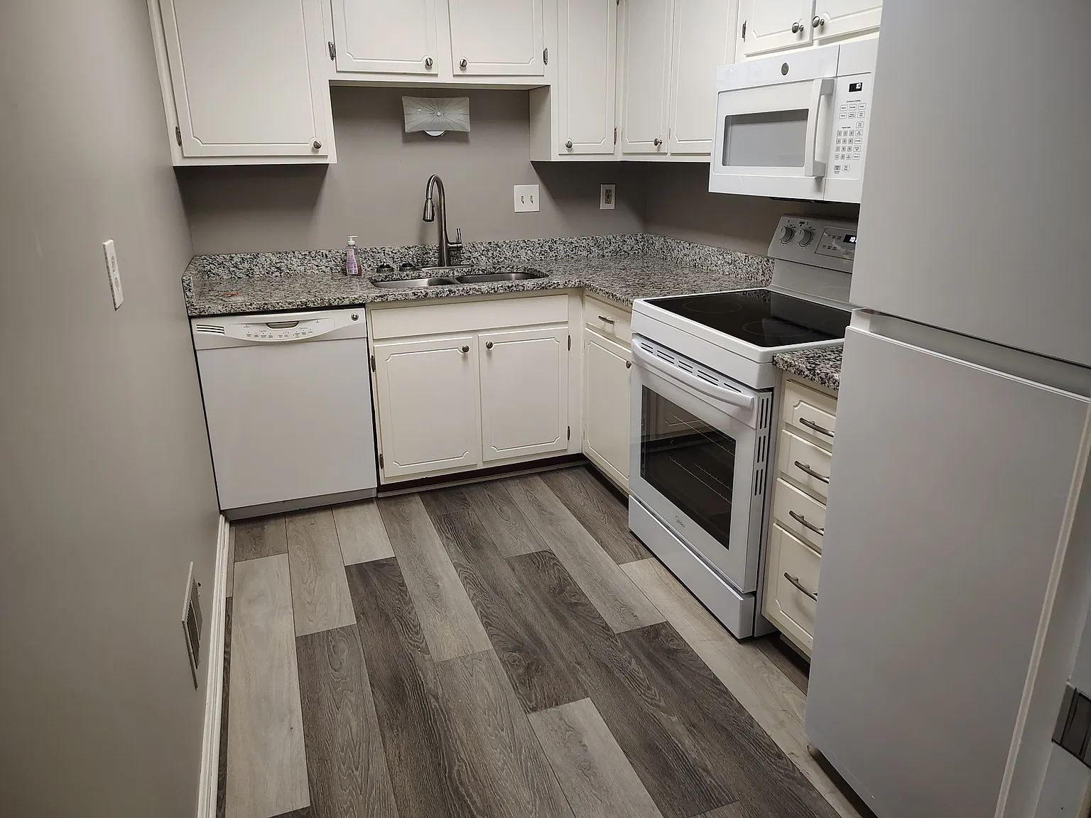 4212 N. Churchway - 5 — Photo 1