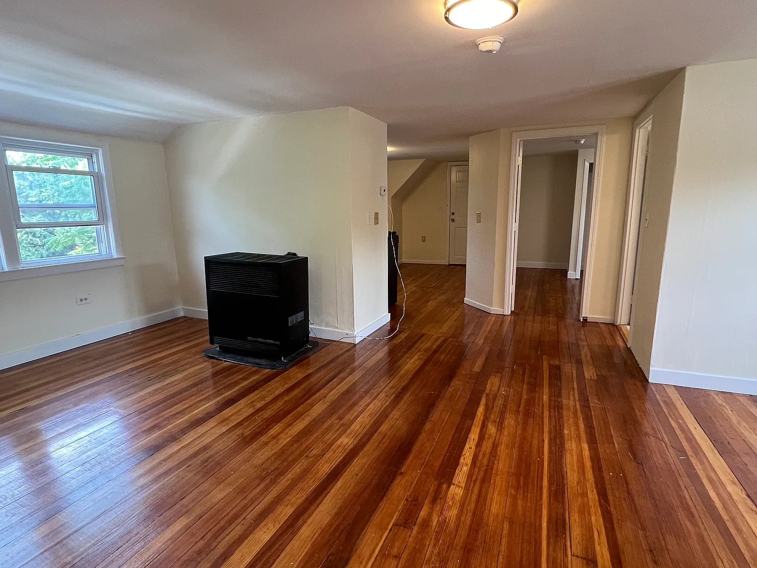 2 bed, 700 sqft, $1,900 — Photo 4