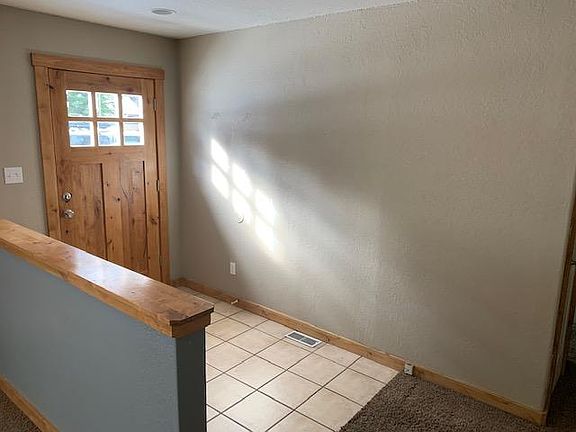 3rd image of 779 Hazel Dr