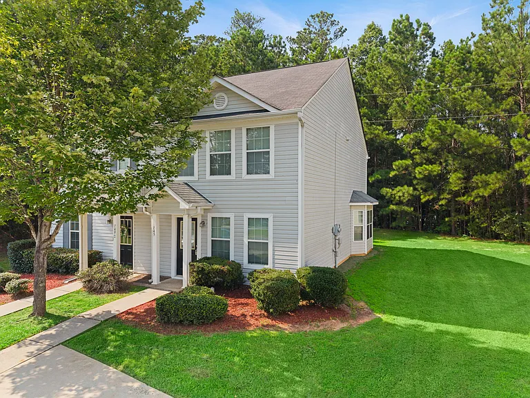745 Outlook Way — Photo 3