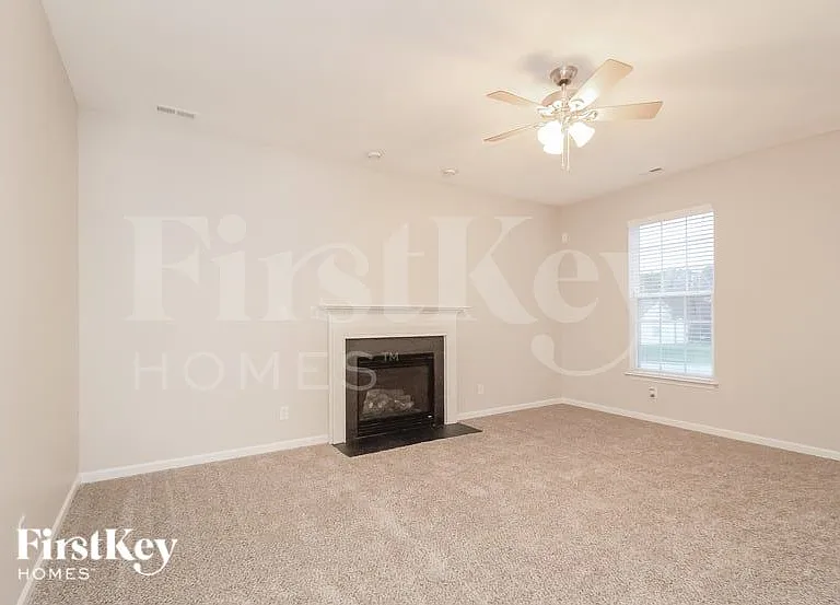 5290 Crosswinds Rd — Photo 3