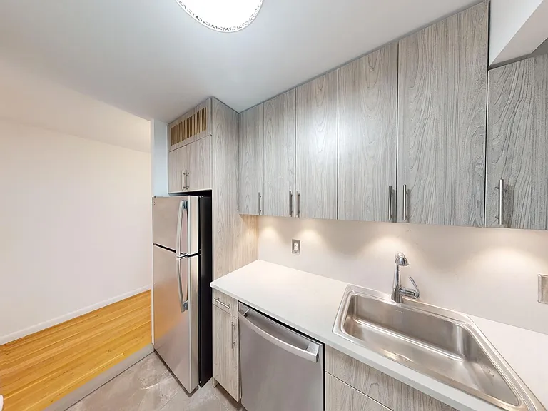 121 Reade St #4C — Photo 10