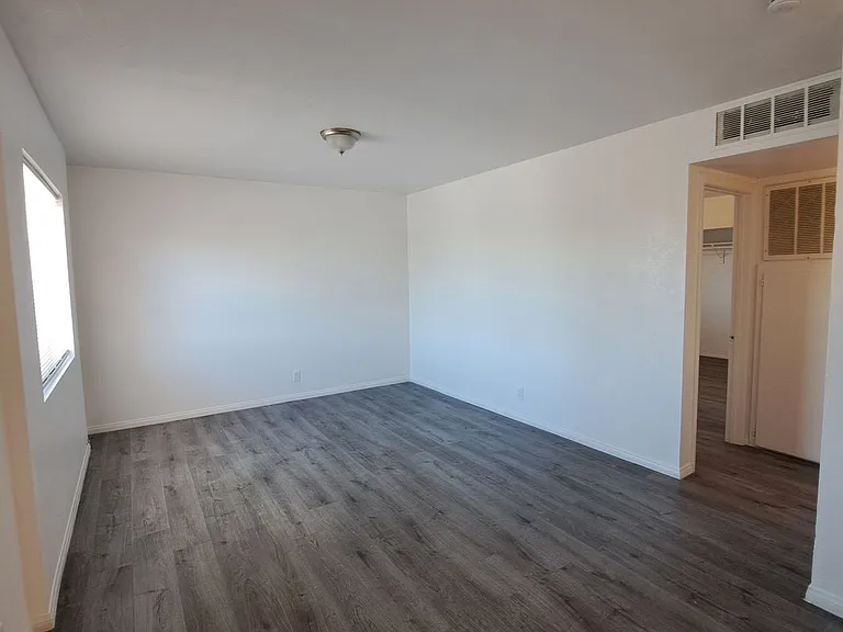 3361 Brussels St — Photo 4