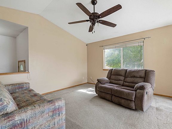 2nd image of 1423 Aurora Dr