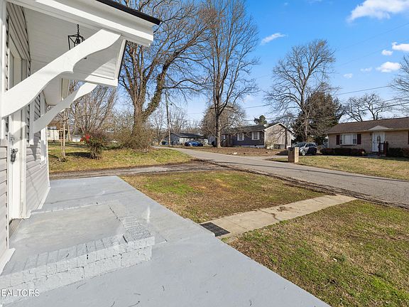 2nd image of 319 Ault St