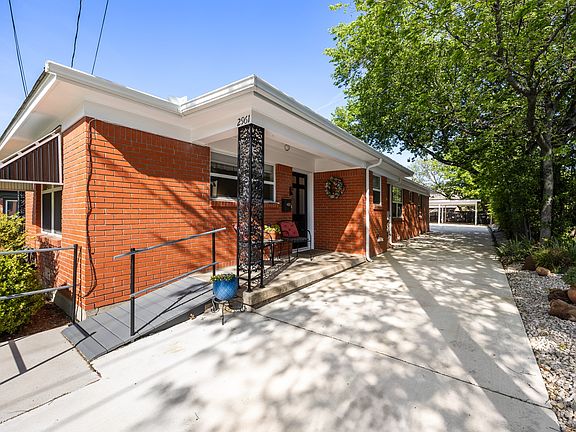 5th image of 2961 Marys Ln