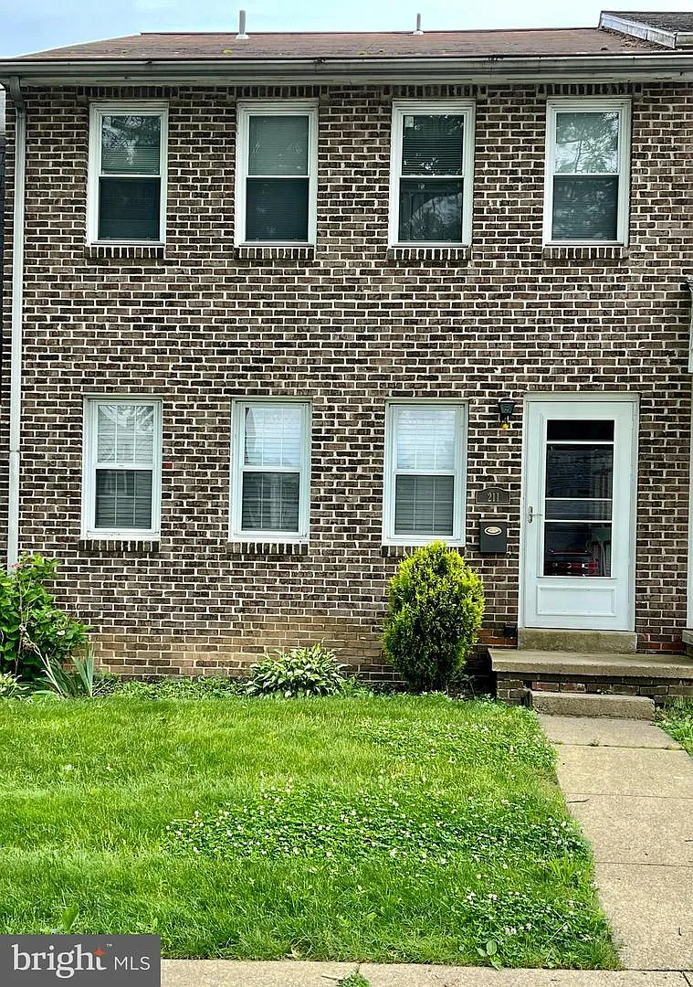 211 Kerrick Rd photo 1
