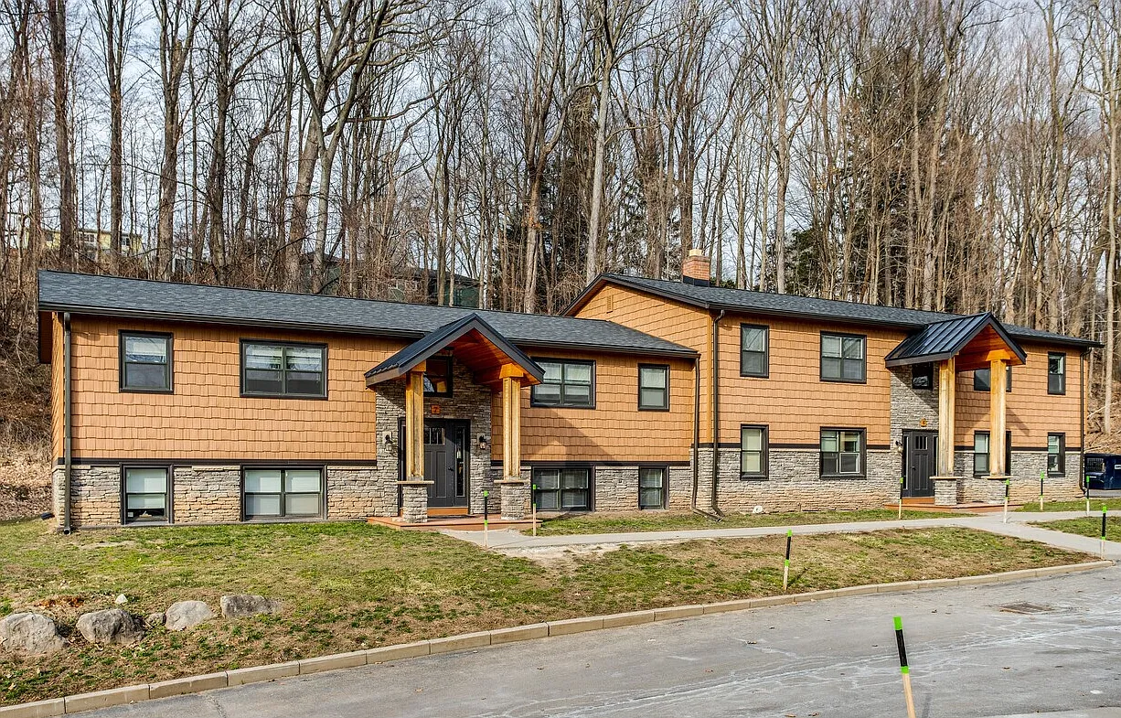 Mountain Lane Apartment Complex — Photo 1