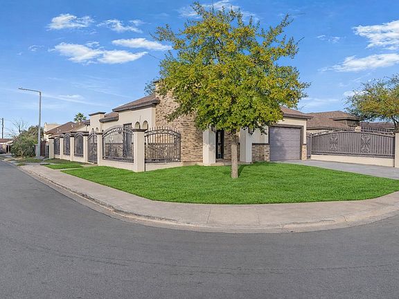 2nd image of 3802 Daniela Loop