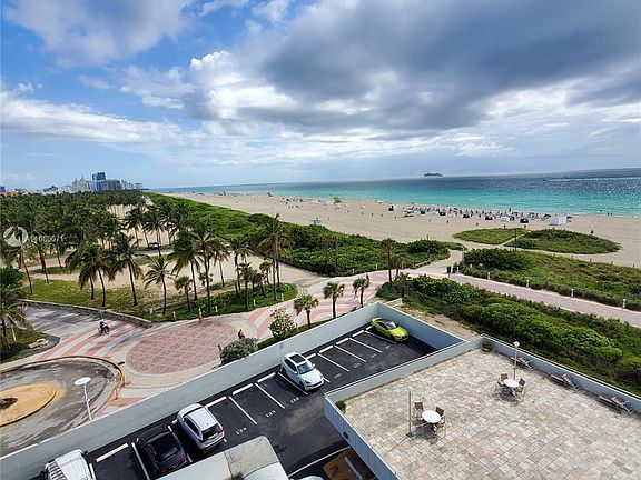 5th image of 465 Ocean Dr APT 718