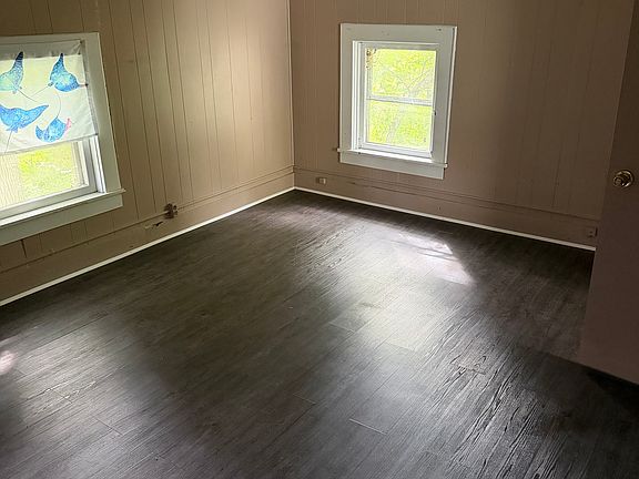 5th image of 89 Riverside Dr APT 2