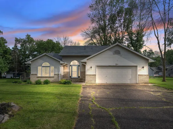 7811 209th St N, Forest Lake, MN 55025