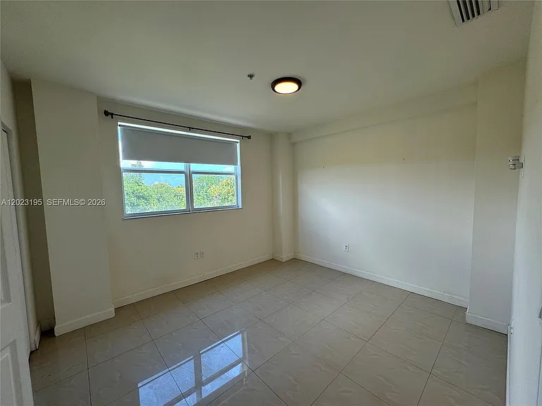 529 NE 62nd St #404 — Photo 6