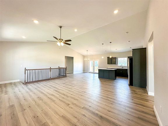 3rd image of 134 Lanee Ln