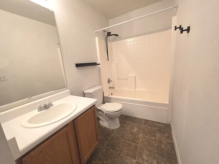 1137 S Fargo Ct — Photo 22