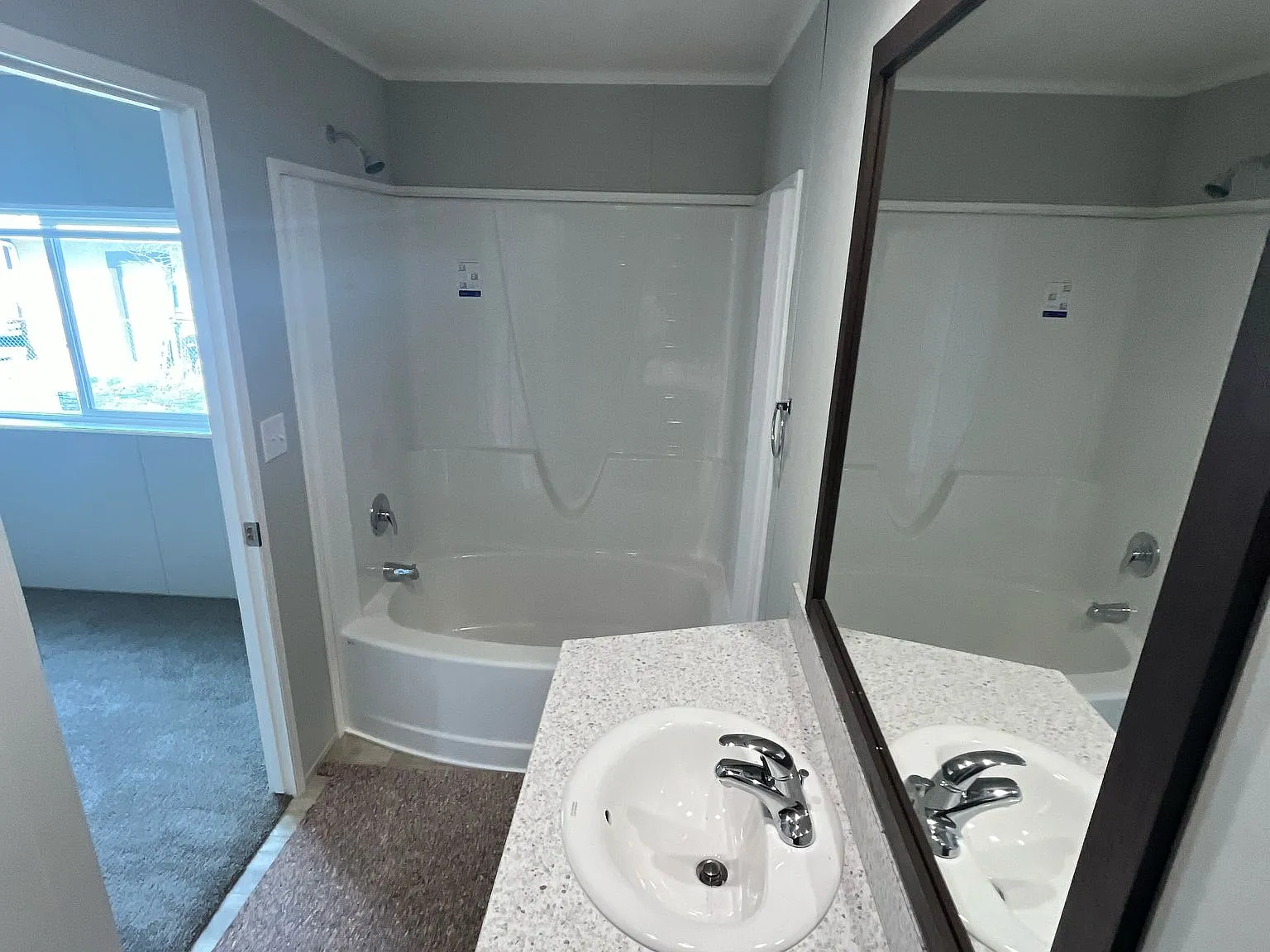 3 bed, 933 sqft, $1,400 — Photo 3