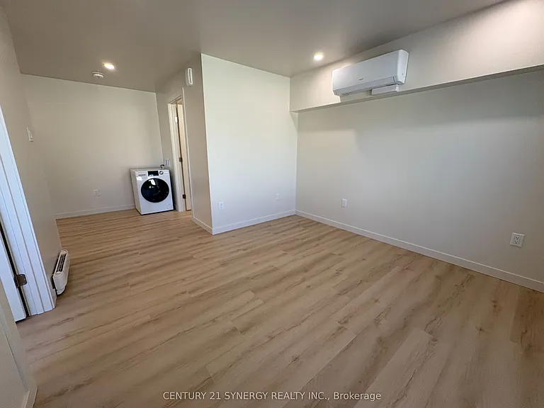 93B Tarquin Cres — Photo 12