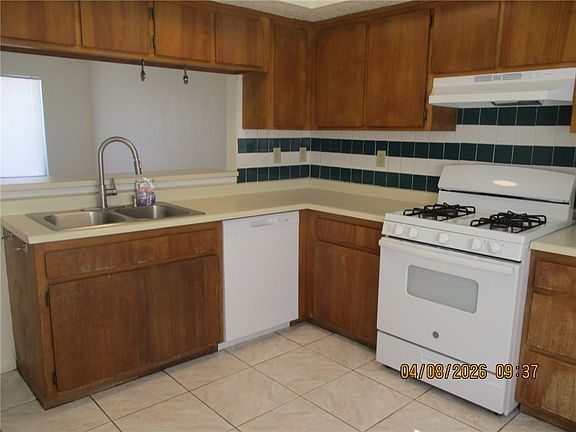5th image of 831 Baseline Rd APT B