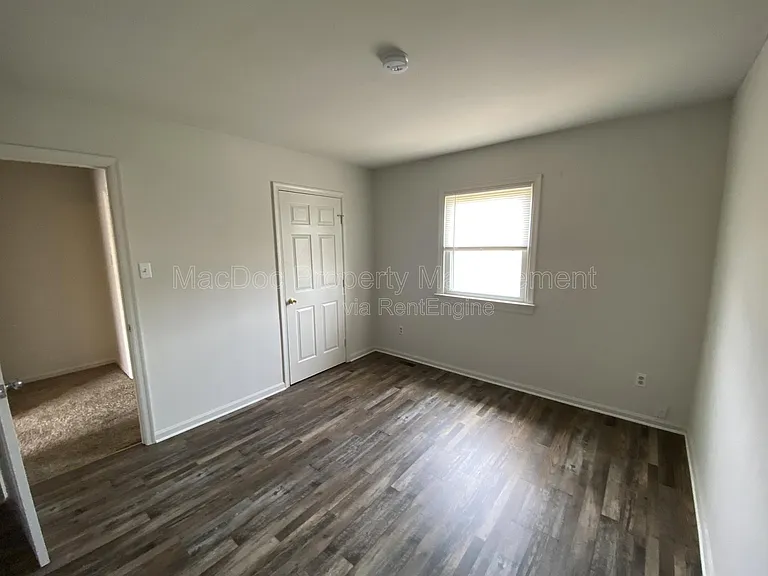 110 Hughey Ct — Photo 15