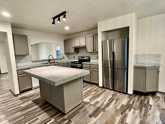 3rd image of 3112 Imperial Dr