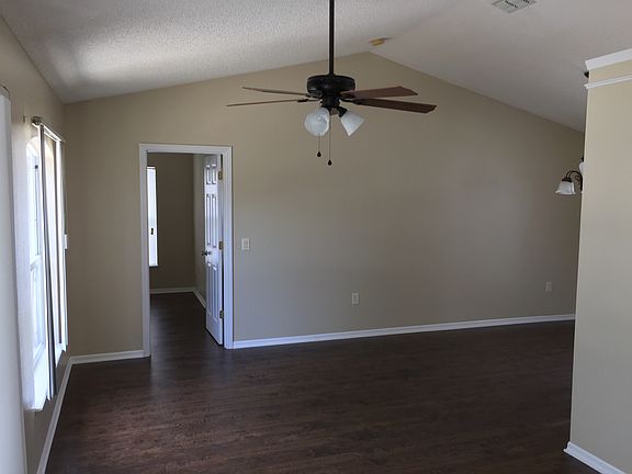 5th image of 3210 Scenic Woods Dr