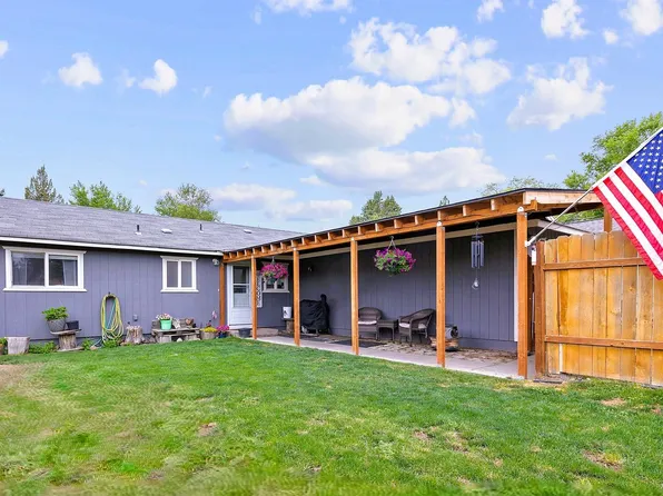 276 NE 10th St, Madras, OR 97741