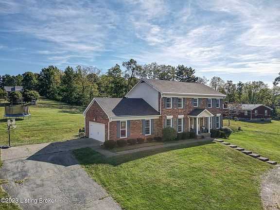5th image of 3801 Carriage Hill Dr