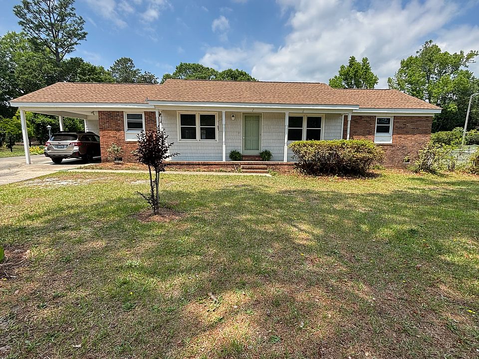 4905 College Acres Dr 4 bedroom house with car port
