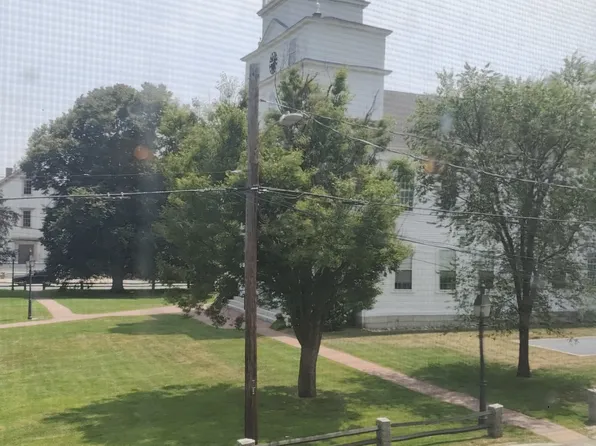 17 Elm St #2, Bedford, MA 01730