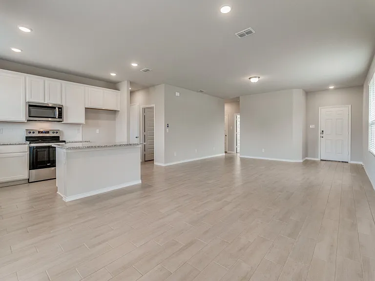 920 Ravenwood Ln — Photo 12