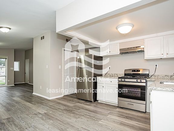5th image of 1210 E Maxlow Ave