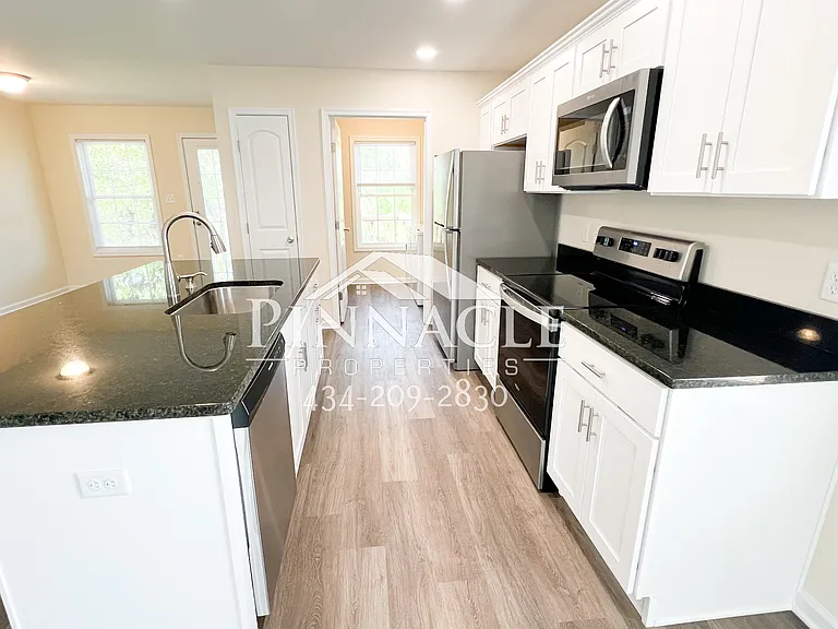 2305 Tazewell Ave #B — Photo 7