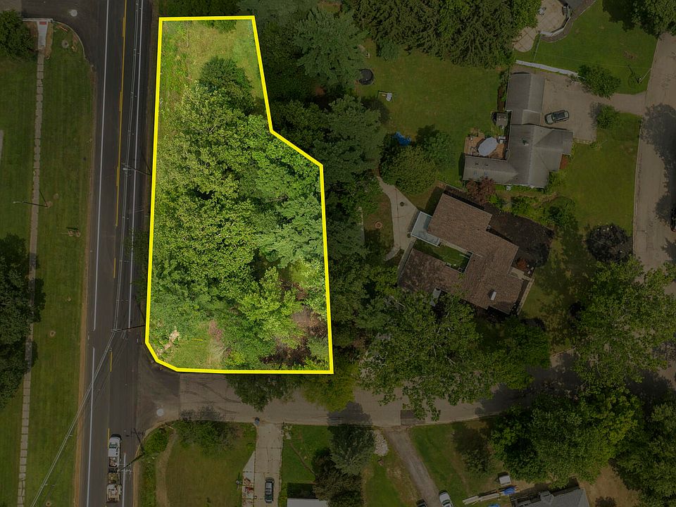 2nd image of 850 W Chicago Rd