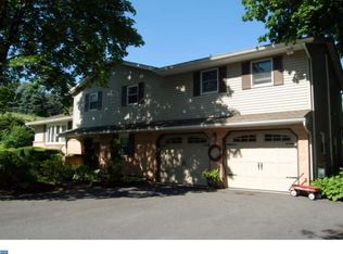 323 Donne Rd, Hamburg, PA 19526