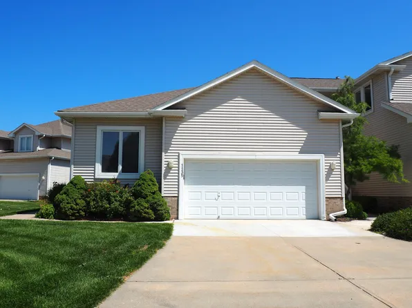 1135 Waters Edge Ct, Carter Lake, IA 51510